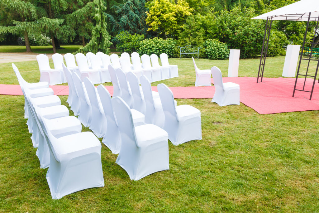 | Many wedding chairs with white elegant covers